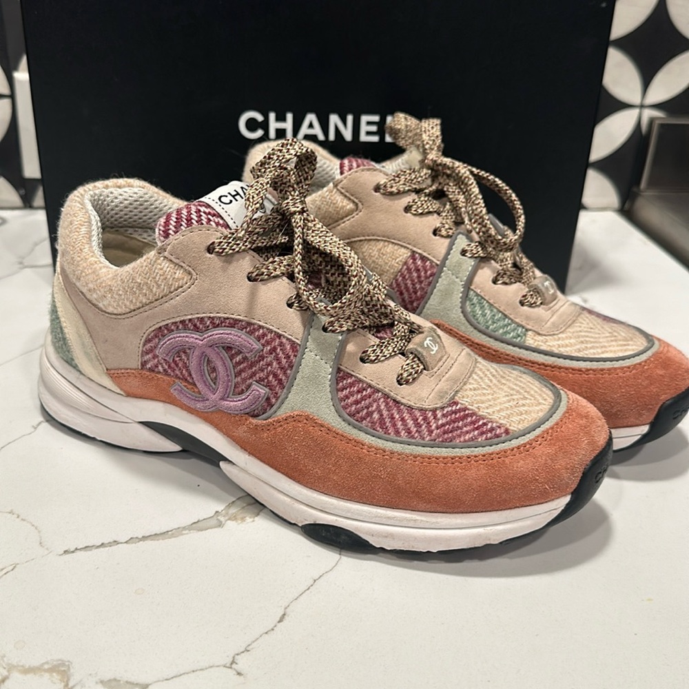 Chanel sneakers size 39 1/2. Brushed suede
